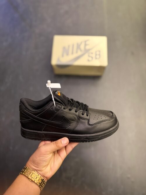 NIKE SB DUNK LOW PRO TRIPLE BLACK